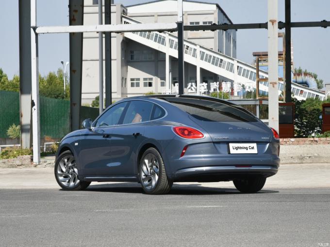 2024 Ora Cat EV Voiture Grand Cat éclairage Cat Nuit sombre Version 555km 204HP 2