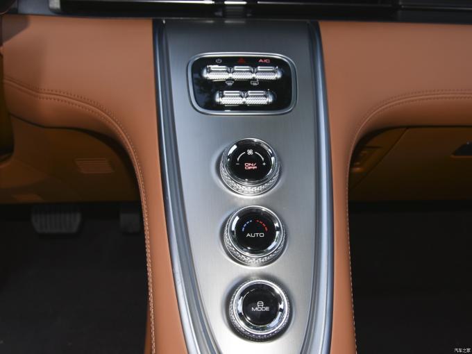 2024 Ora Cat EV Voiture Grand Cat éclairage Cat Nuit sombre Version 555km 204HP 6