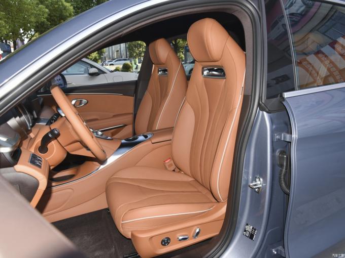 2024 Ora Cat EV Voiture Grand Cat éclairage Cat Nuit sombre Version 555km 204HP 8