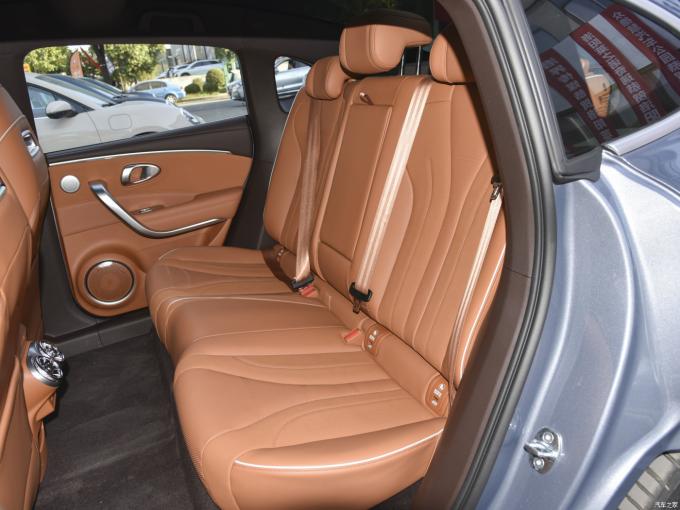 2024 Ora Cat EV Voiture Grand Cat éclairage Cat Nuit sombre Version 555km 204HP 10